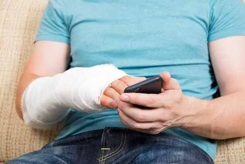 Can You File a Personal Injury Lawsuit in California Without a Lawyer img